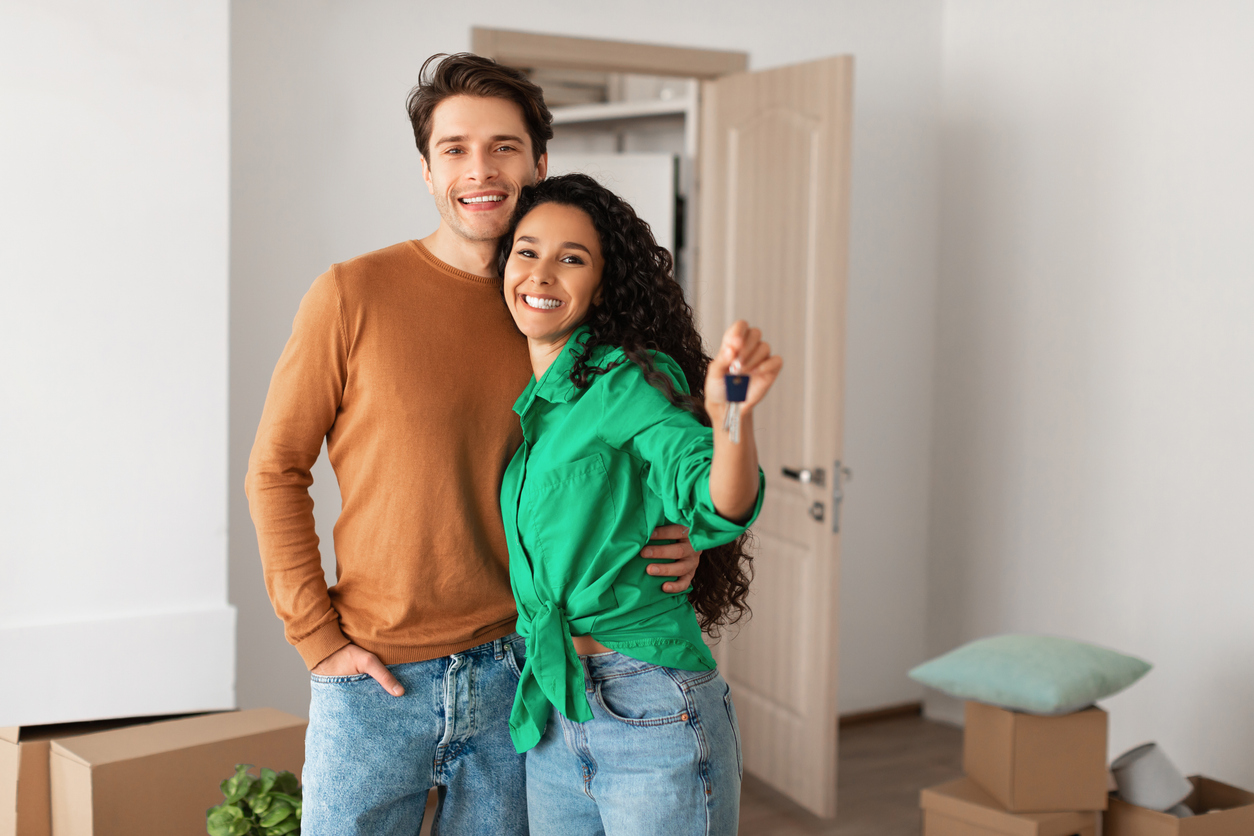 happy-renters-move-in-day